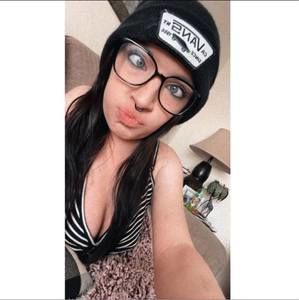 Meet your Posher, Katelyn